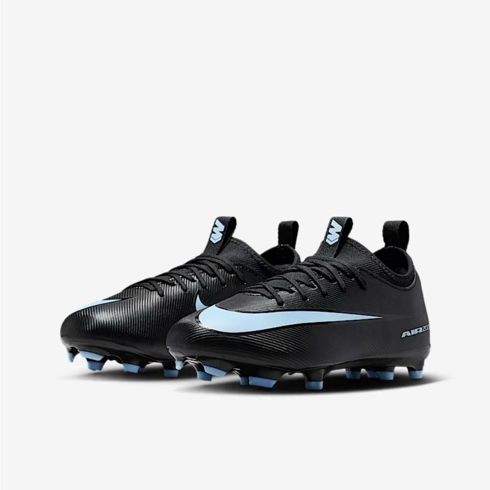 Kids Nike Jr. Mercurial Vapor 16 Academy
Soccer Cleats- Used 1X - 3.5